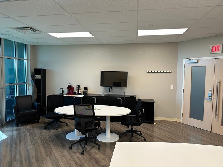 More Photos Of 711 E Monument Ave, Dayton Office For Lease