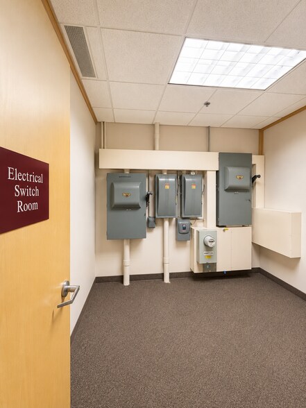 More Photos Of 414 S 8th St, Minneapolis Office Residential For Sale