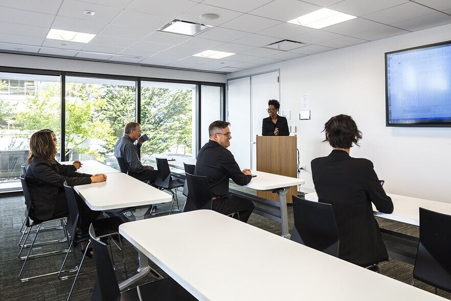 More Photos Of 2000 Powell St, Emeryville Office For Lease