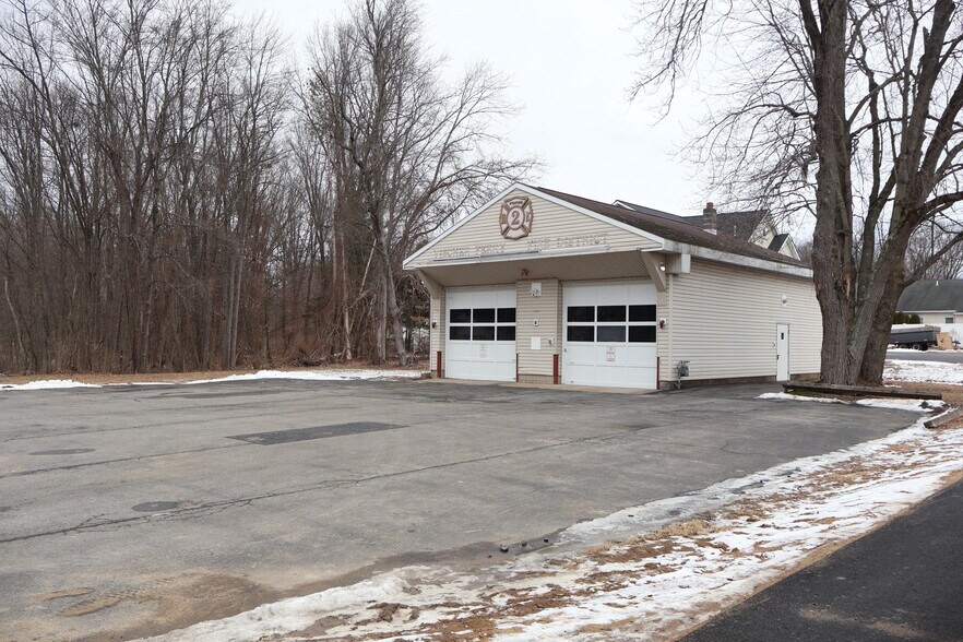 More Photos Of 311 Vischer Ferry Rd, Clifton Park Auto Repair For Sale