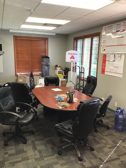 More Photos Of 3 Executive Ct, South Barrington Medical For Lease