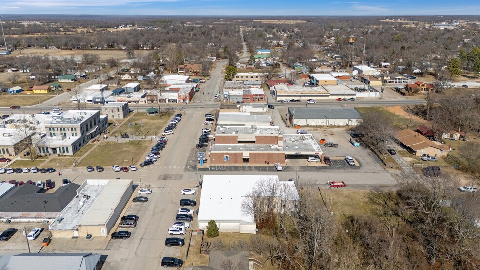 More Photos Of 460 Krause St, Jay Storefront For Sale