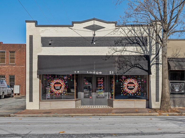More Photos Of 14 Lodge St, Asheville Storefront Retail Office For Lease