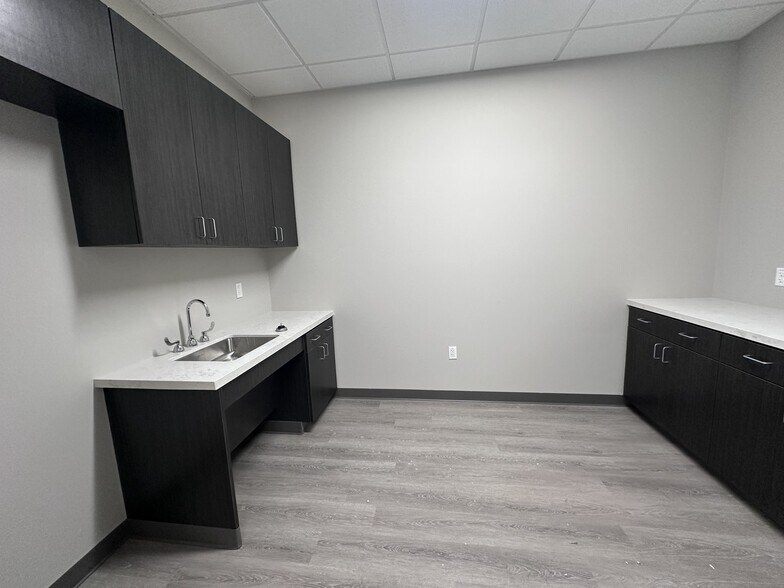 More Photos Of 4810 Riverstone Blvd. C Blvd, Missouri City Medical For Lease