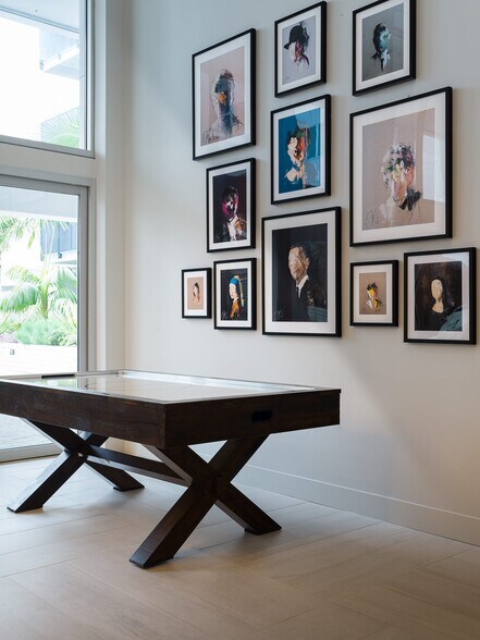 More Photos Of 2528 S Grand Ave, Los Angeles Apartments For Lease