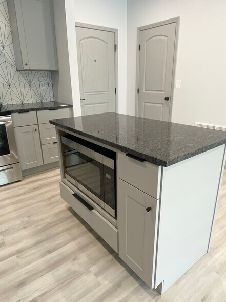 More Photos Of 2 S Hunsley Hills Blvd, Canyon Apartments For Sale