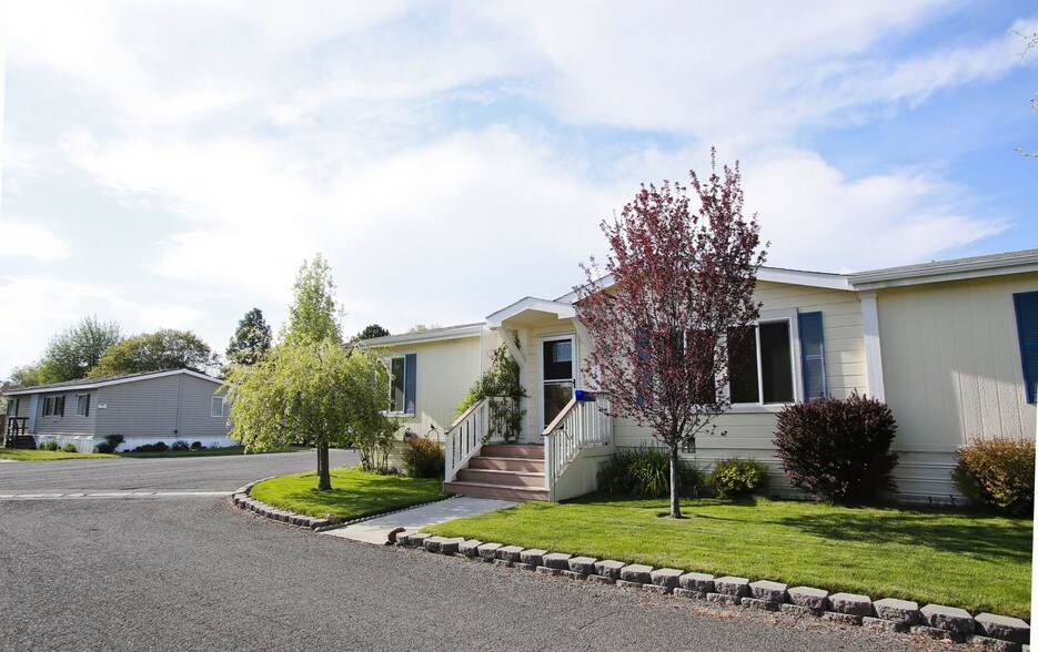 More Photos Of 4647 Winter Ave, Klamath Falls Manufactured Housing Mobile Home Park For Sale