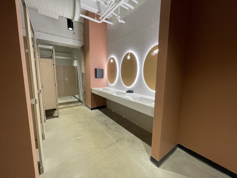 More Photos Of 6100 Robertson Ave, Nashville Storefront For Lease