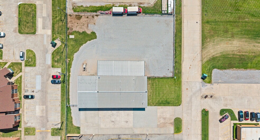 More Photos Of 1510 Amity Ln, El Reno Industrial For Lease