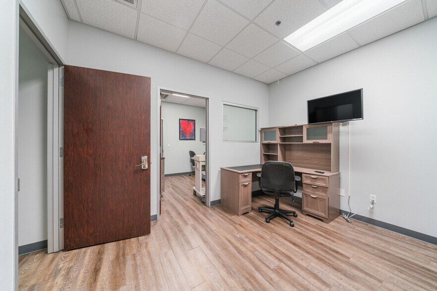 More Photos Of 5413 Crenshaw Rd, Pasadena Medical For Sale