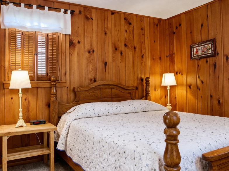 More Photos Of 11481 Main St, Honor Hotel For Sale