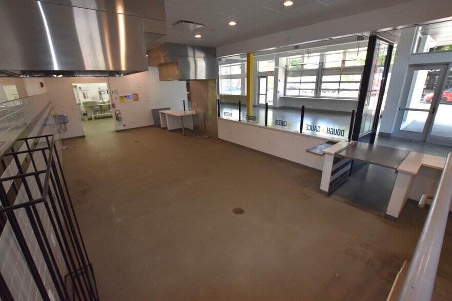 More Photos Of 401 E Martin Luther King Blvd, Chattanooga Restaurant For Lease