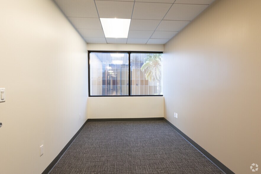 More Photos Of 4221 Wilshire Blvd, Los Angeles Loft Creative Space For Lease