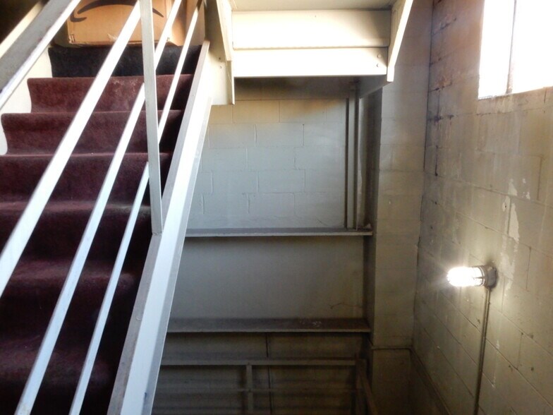 More Photos Of 105 Wood Ave, Bridgeport Light Manufacturing For Sale