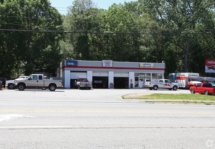 Primary Photo Of 901 Route 12, Groton Auto Repair For Sale
