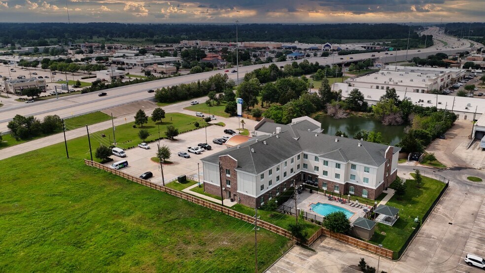 More Photos Of 14055 Park Dr, Tomball Hotel For Sale