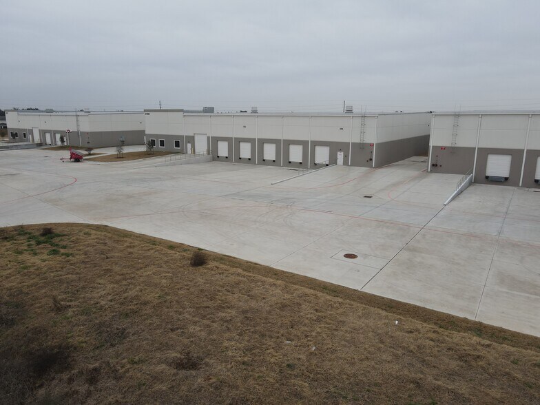 More Photos Of 21203 Clay Rd, Katy Unknown For Lease