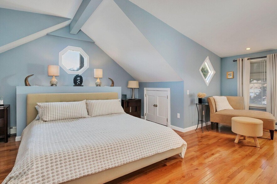 More Photos Of 139 A Bradford St, Provincetown Storefront Retail Residential For Sale