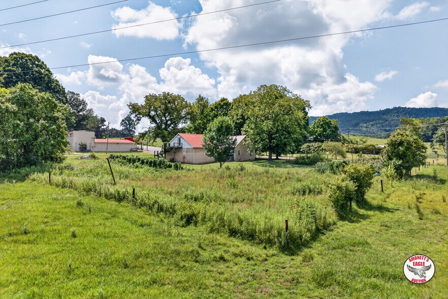 More Photos Of 2969 Moodyville Rd, Byrdstown General Retail For Sale