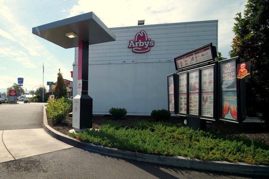 More Photos Of 2233 Biddle Rd, Medford Fast Food For Sale