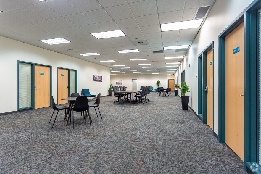 More Photos Of 801 SW 16th St, Renton Distribution For Lease