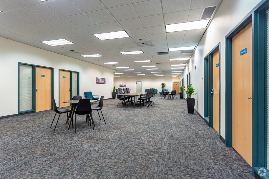 More Photos Of 801 SW 16th St, Renton Distribution For Lease