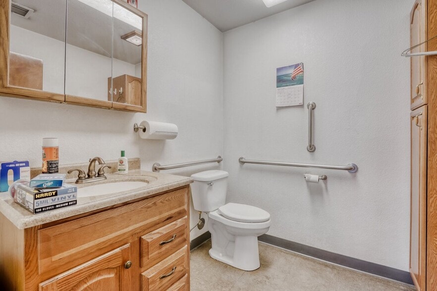 More Photos Of 8681 Rosemary St, Commerce City Warehouse For Sale