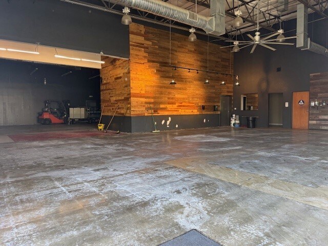 More Photos Of 9175 Union Park Way, Elk Grove Warehouse For Lease