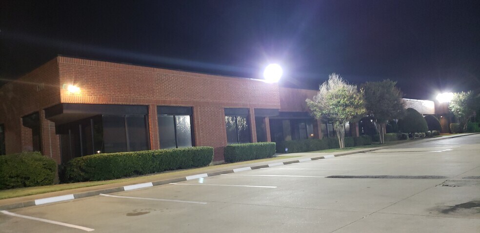More Photos Of 1201 S Sherman St, Richardson Light Distribution For Lease