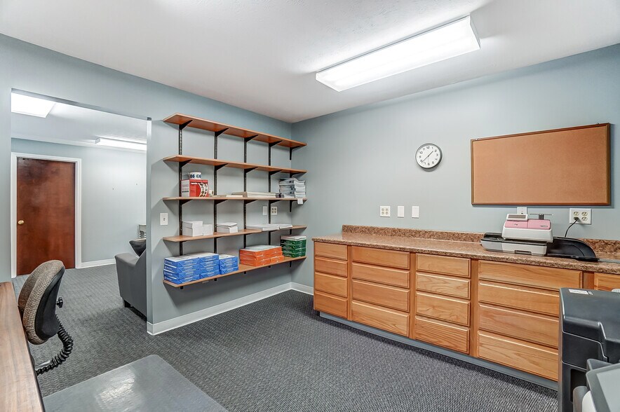 More Photos Of 146 N Breiel Blvd, Middletown Medical For Sale