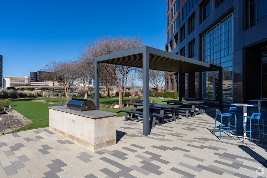 More Photos Of 545 E John Carpenter Fwy, Irving Office For Lease