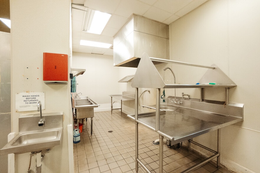 More Photos Of 525 N Peters Ave, Fond Du Lac Unknown For Lease