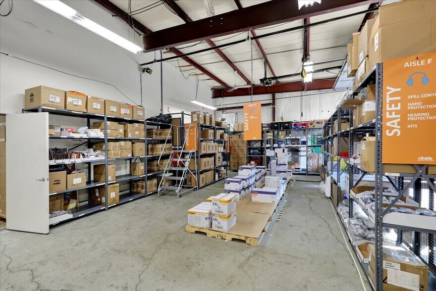 More Photos Of 2745A Leisczs Bridge Rd, Reading Industrial For Sale