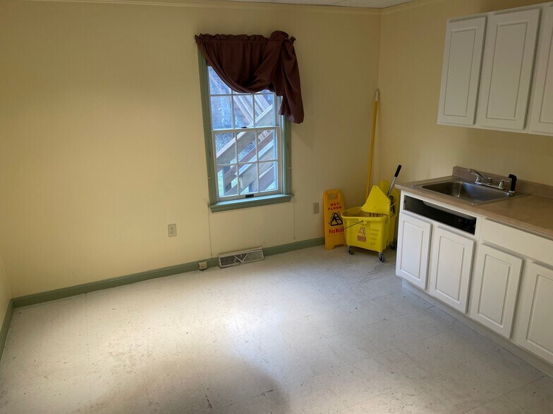 More Photos Of 434-440 Route 134, Dennis Medical For Sale