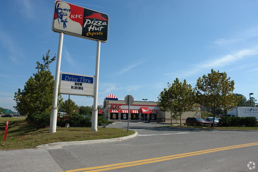 More Photos Of 76106 Sidney Pl, Yulee Freestanding For Lease