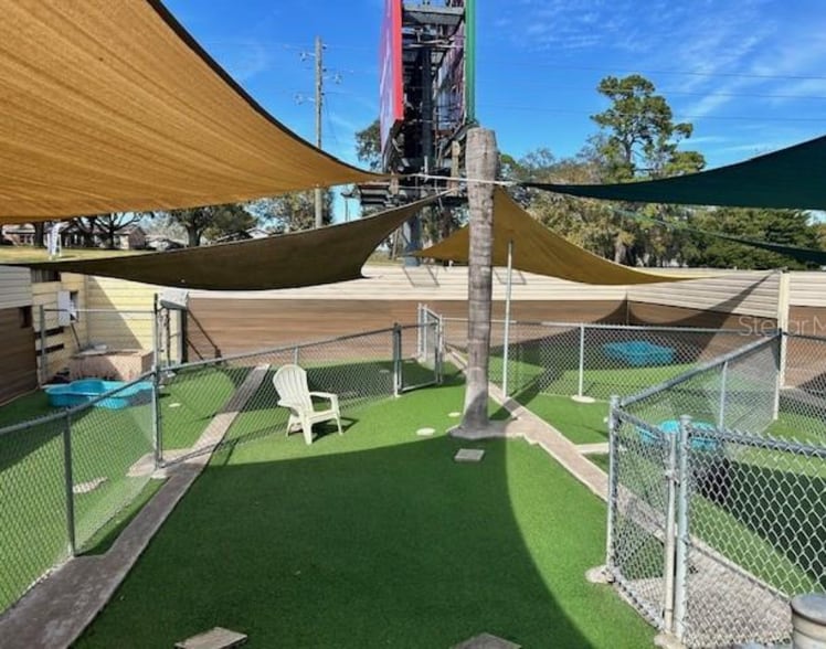 More Photos Of 3468 E State Road 436, Apopka Veterinarian Kennel For Sale