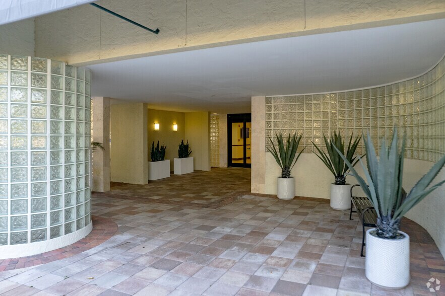 More Photos Of 1725 N University Dr, Coral Springs Medical For Lease
