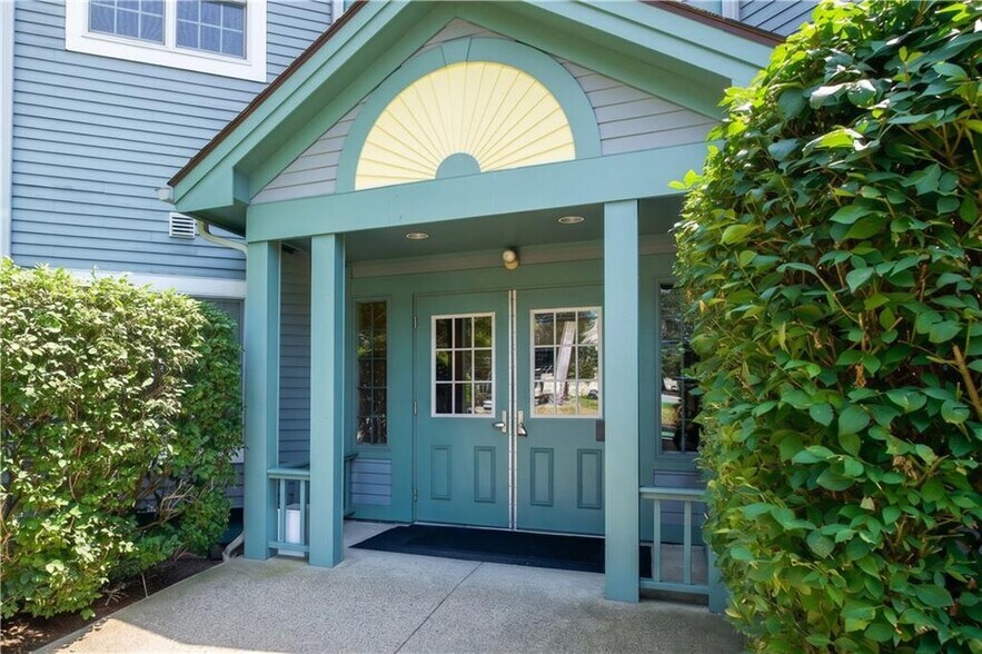 More Photos Of 320 Phillips St, North Kingstown Medical For Sale