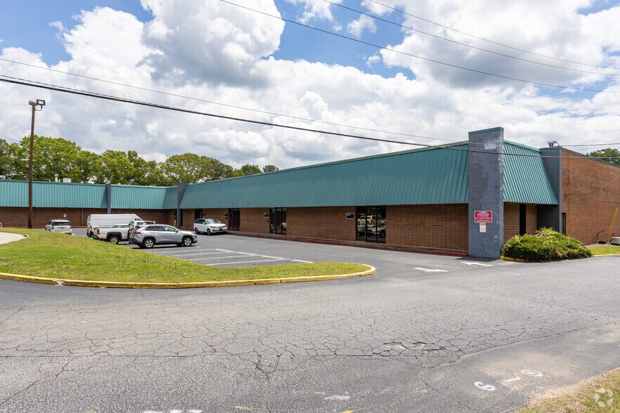 Primary Photo Of 3902-3916 Shirley Dr SW, Atlanta Unknown For Lease