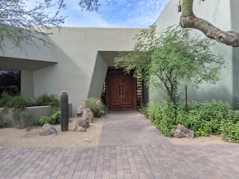 More Photos Of 7550 E McDonald Dr, Scottsdale Office For Lease