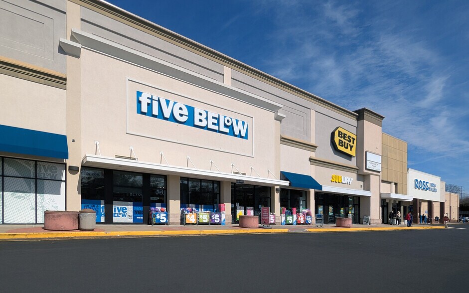 More Photos Of 100 Hawley Ln, Trumbull Unknown For Lease