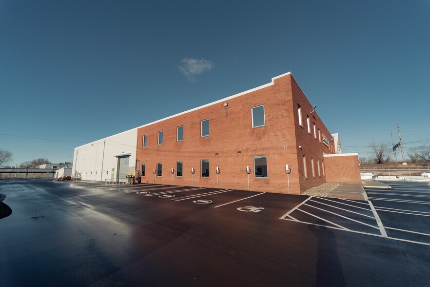 More Photos Of 252-262 Depot Rd, Milford Light Distribution For Lease