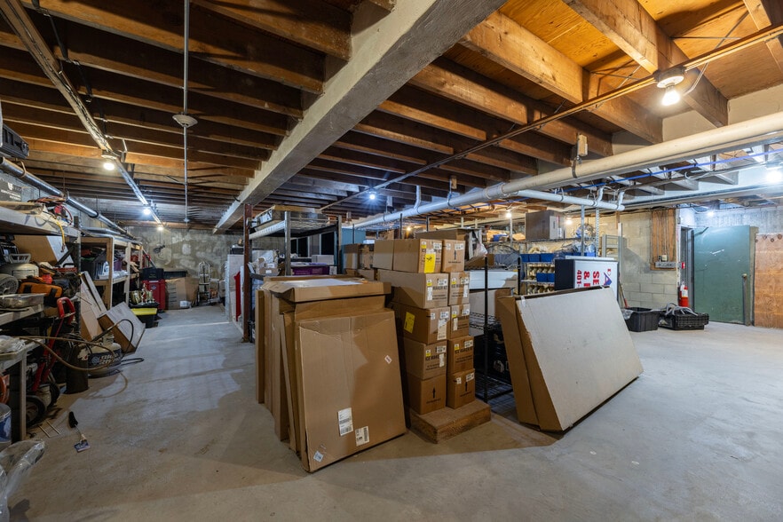 More Photos Of 200 Academy Ave, Providence Drugstore For Sale