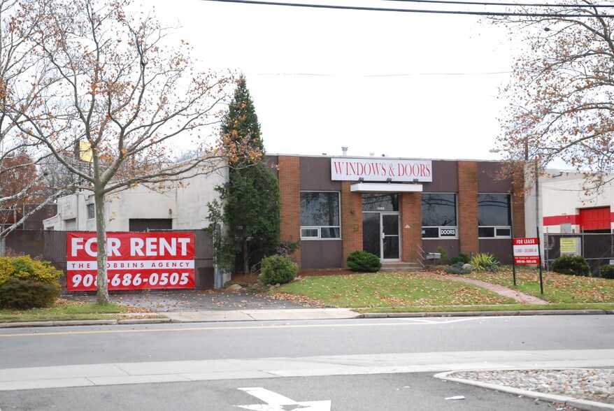More Photos Of 1166-1200 W Chestnut St, Union Township Showroom For Lease