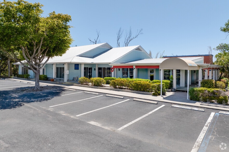 More Photos Of 2407 Periwinkle Way, Sanibel Storefront For Sale