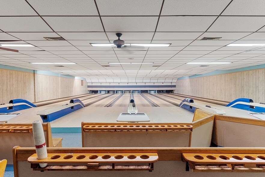 More Photos Of 78 Daniels St, Fitchburg Bowling Alley For Sale
