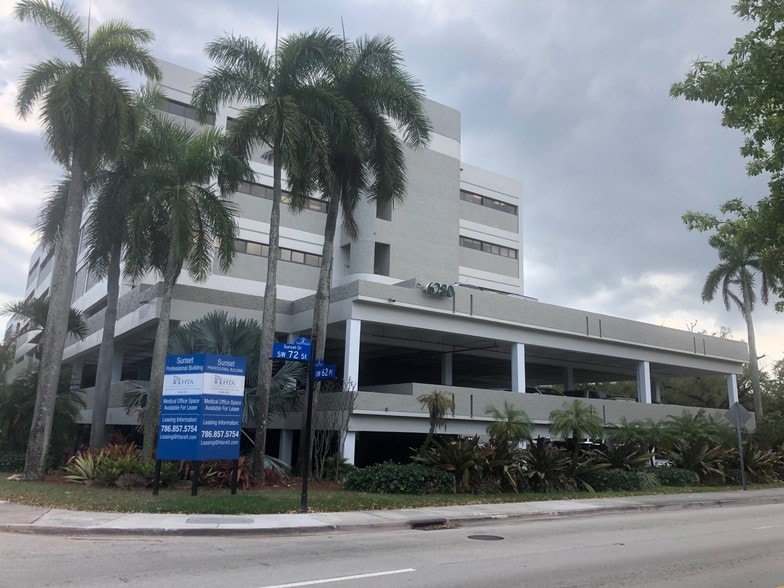 More Photos Of 6280 Sunset Dr, Miami Medical For Lease