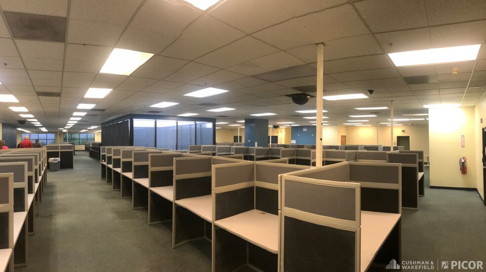 More Photos Of 3755 N Business Center Dr, Tucson Manufacturing For Lease