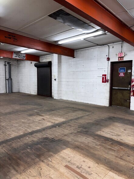 More Photos Of 7 Coryell St, Lambertville Freestanding For Lease