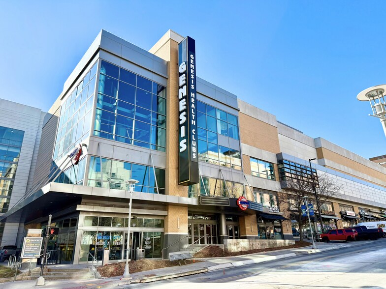 Primary Photo Of 3201 Farnam St, Omaha General Retail For Lease